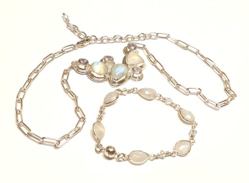 Judy Larson's Moonstone- A Flash of Light - , Classic Wire Jewelry, Making Chain, Chain Making , Cutting, Cutting Tool, Cutters, Filing, Finishing, Jump Rings, Jump Ring, Making Jump Rings, Sawing, Saw, Wire Saw, Tumbling, Tumble, Tumbling Jewelry, Butane Torch, Soldering, Solder, Design, Drilling, Drill, A Flash of Light